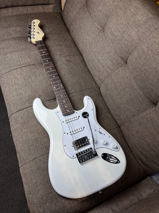 LARASATI ST HSS - WHITE GLOSS