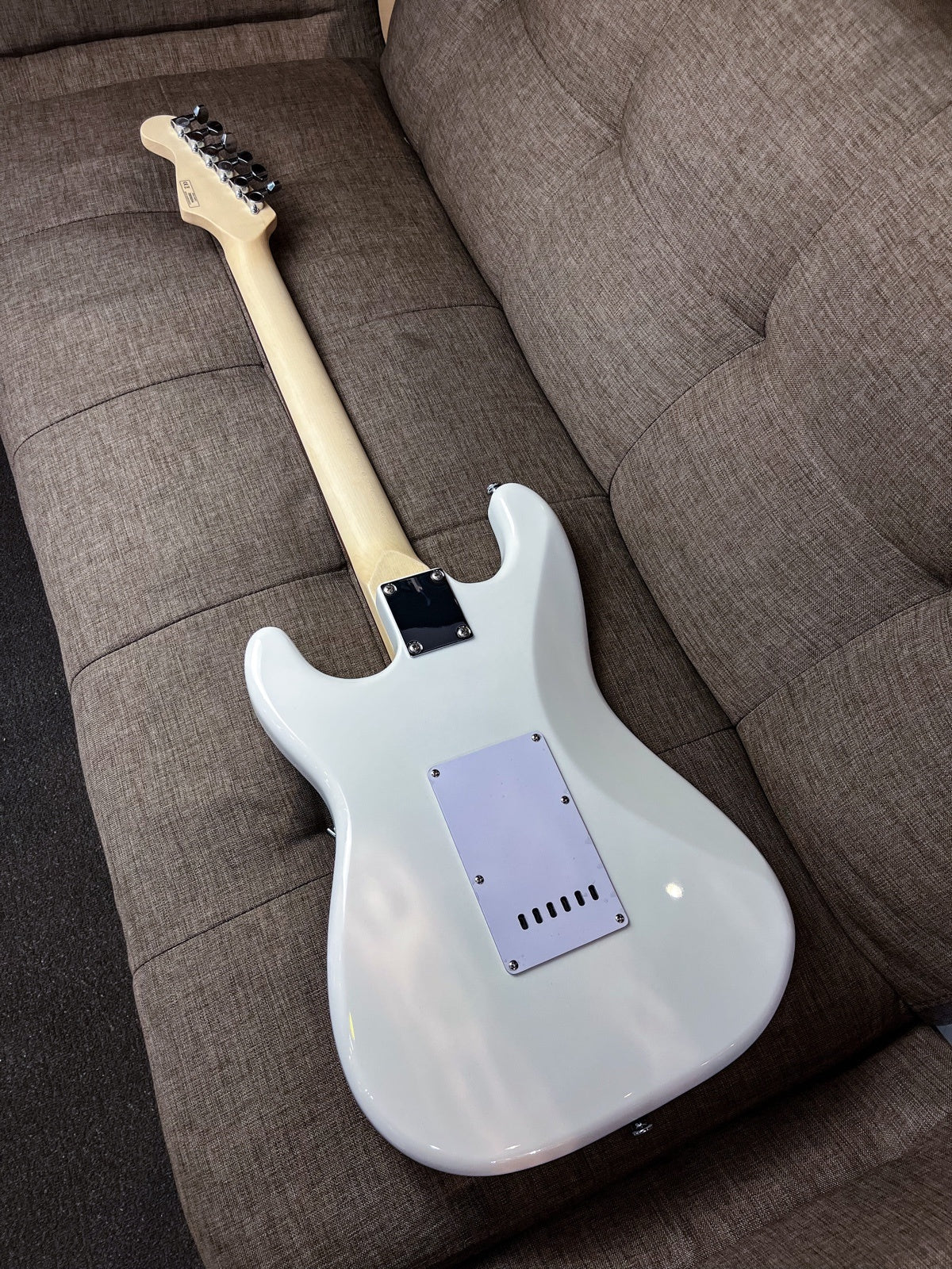 LARASATI ST HSS - WHITE GLOSS