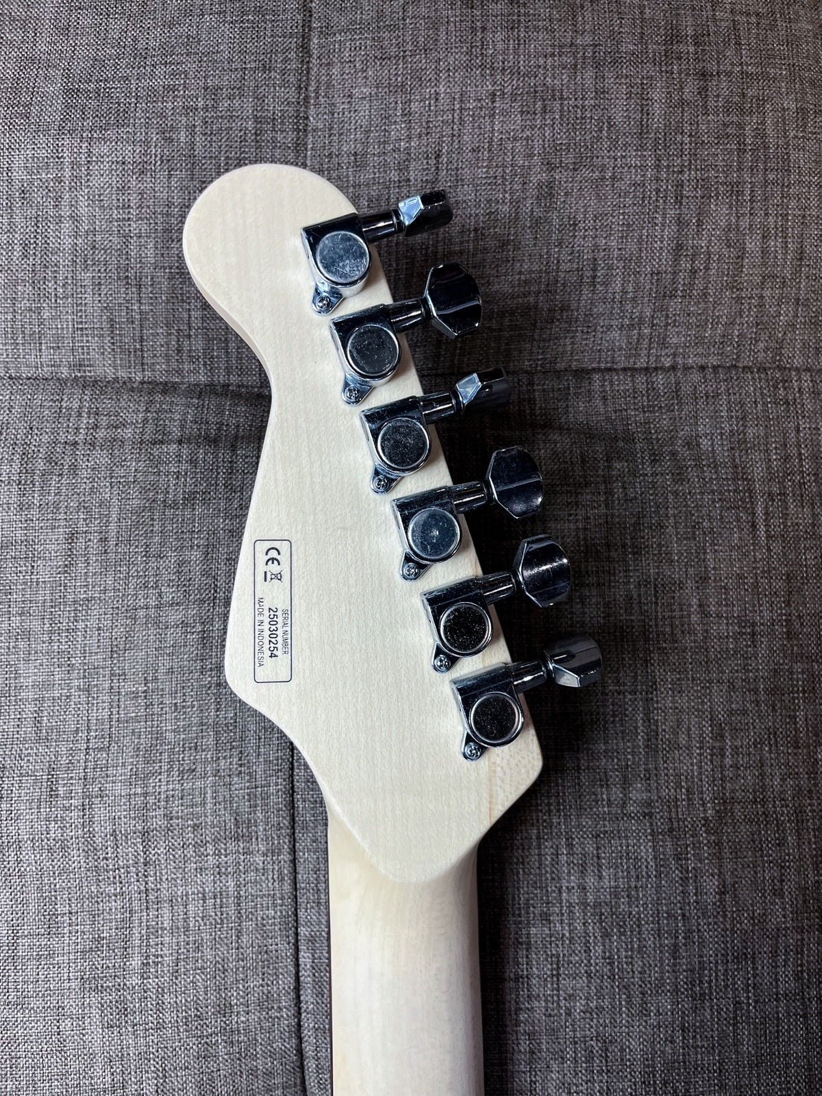 LARASATI ST HSS - WHITE GLOSS