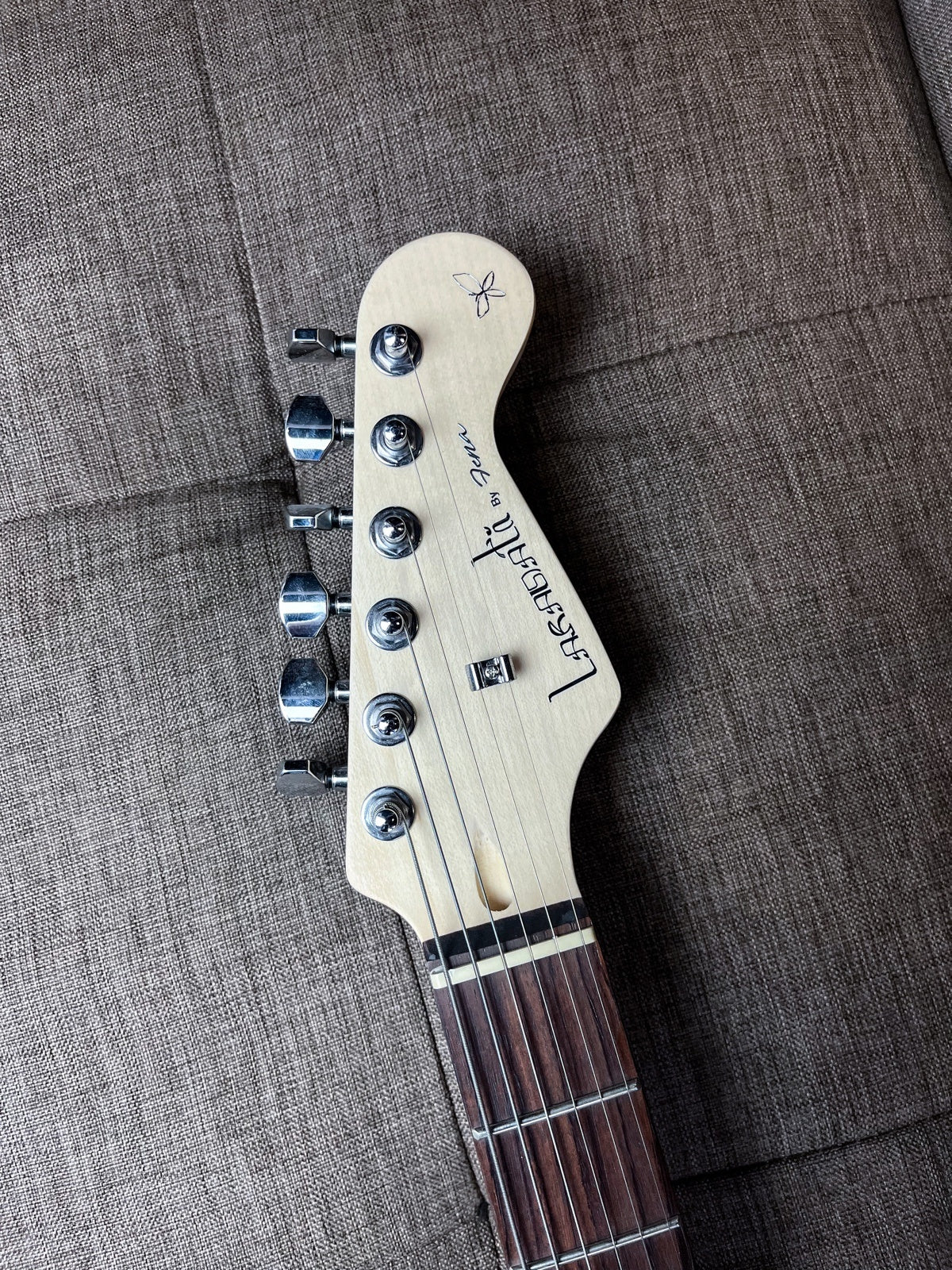 LARASATI ST HSS - WHITE GLOSS