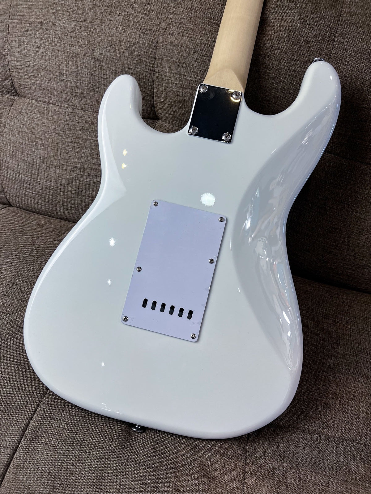 LARASATI ST HSS - WHITE GLOSS