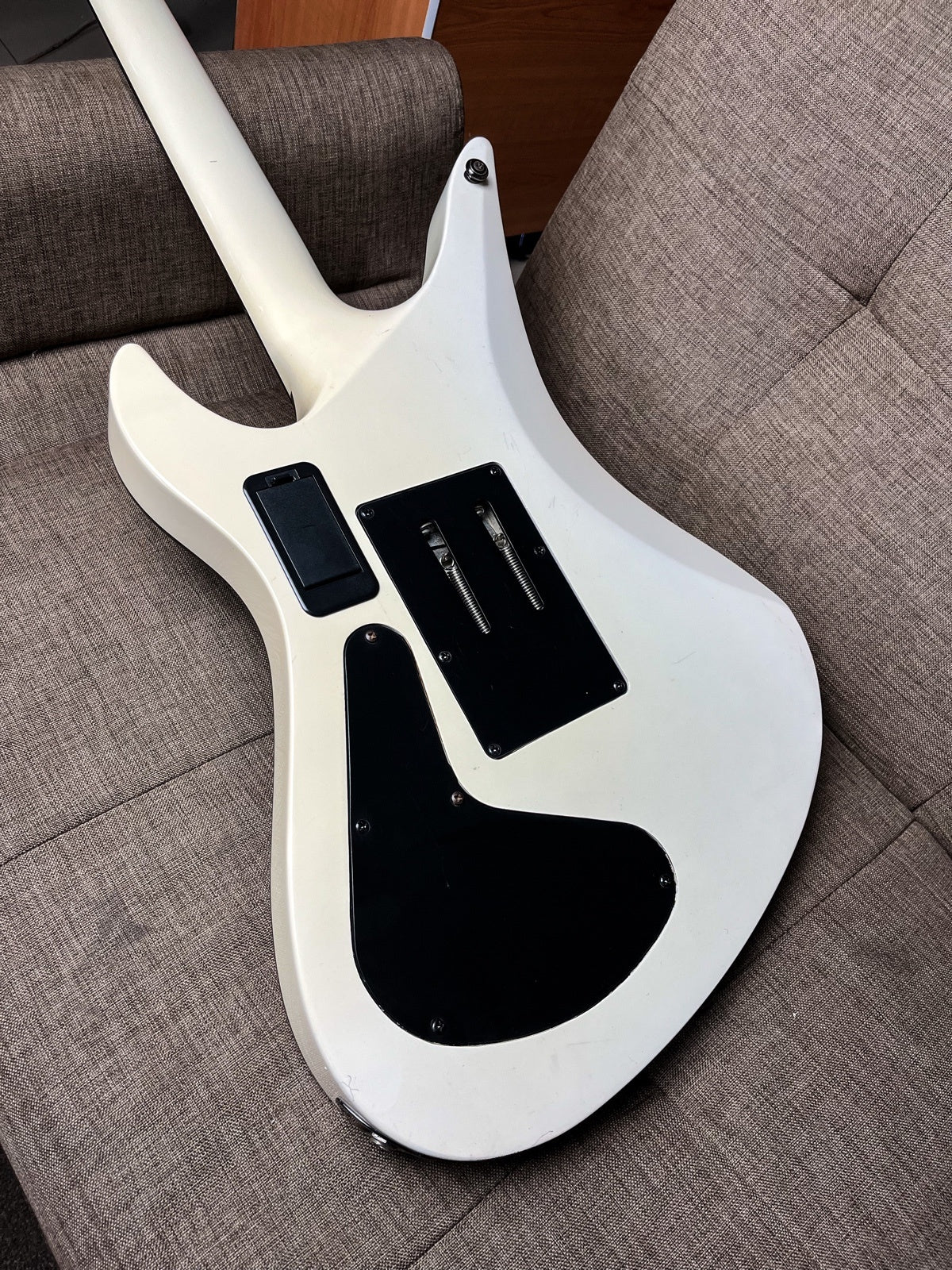 Schecter Diamond Series Synyster Gates Custom-S Sustainiac pickup