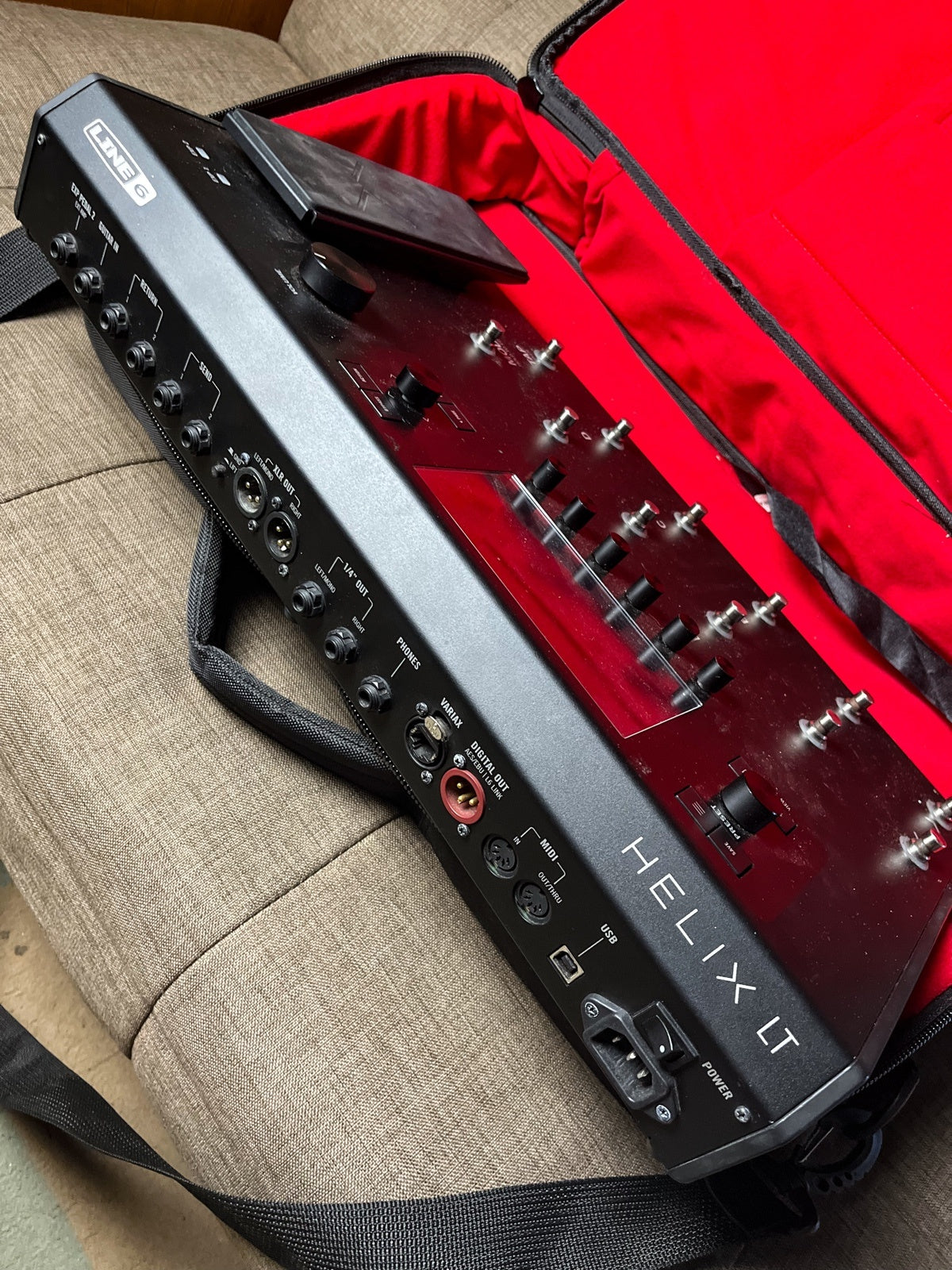 LINE 6 HELIX LT