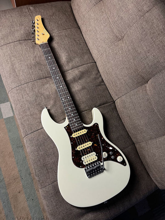 Fgn expert odessey eos antique white