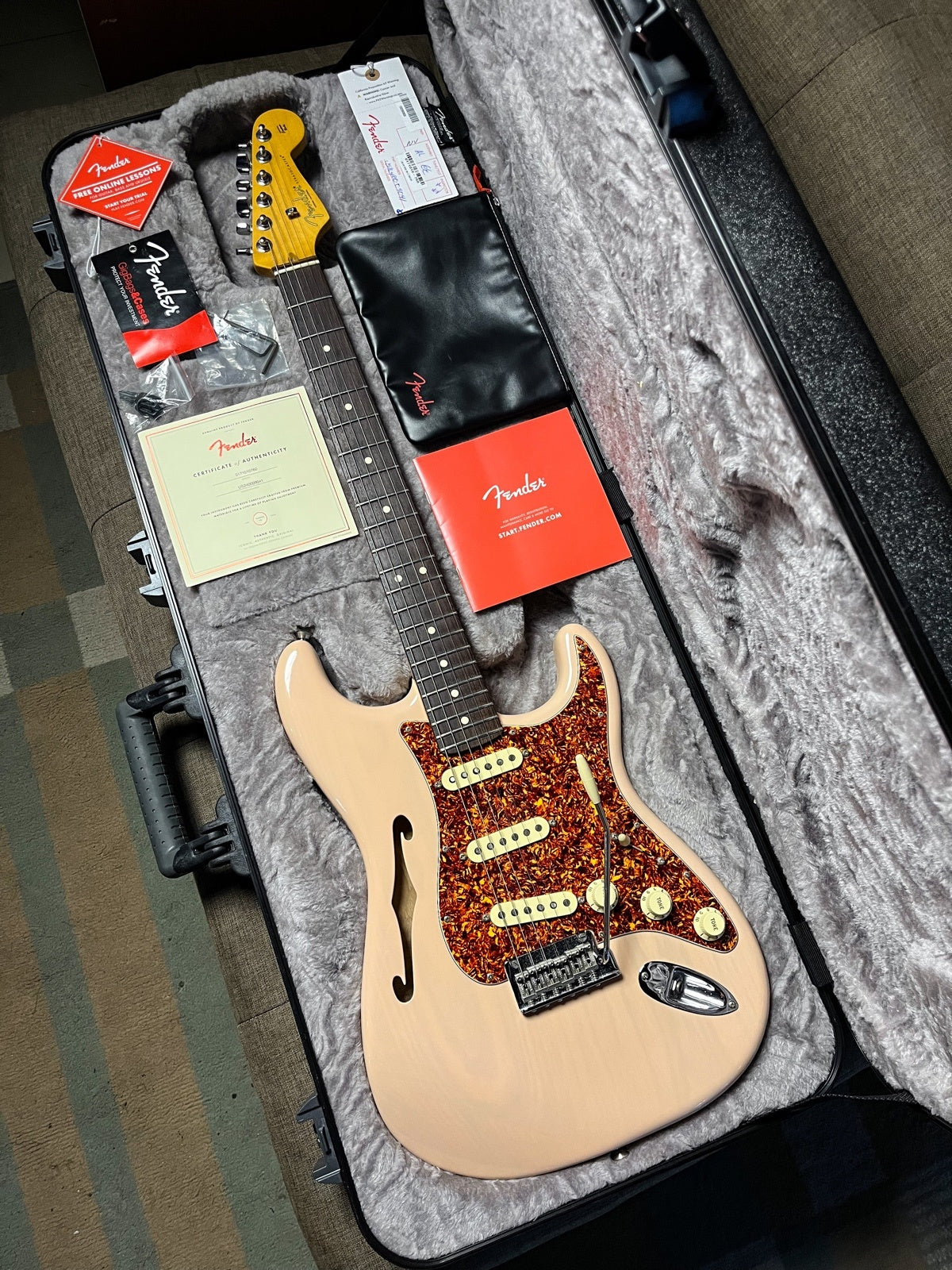 Fender stratocaster american professional II thinline limited edition transparent shell pink
