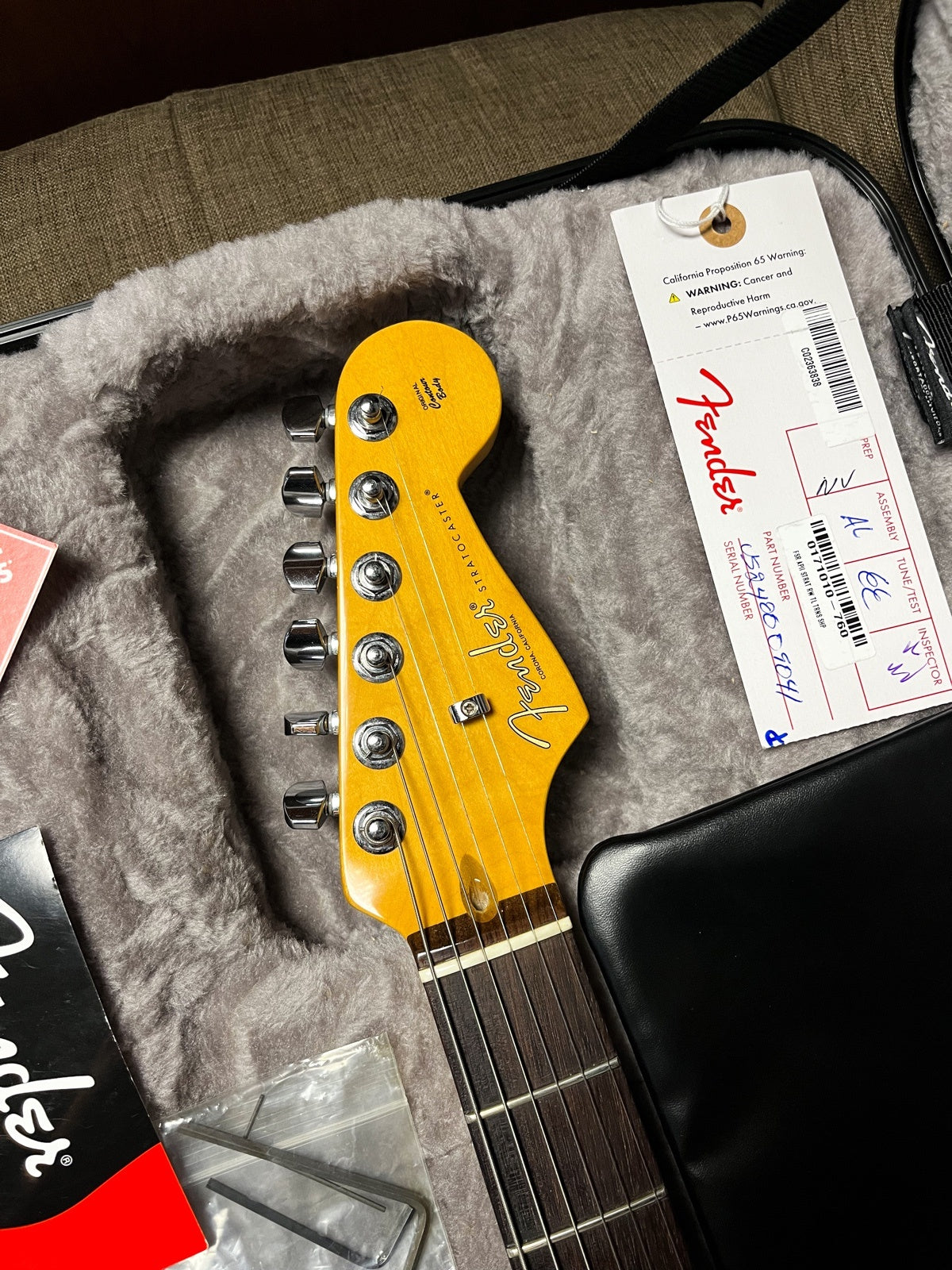 Fender stratocaster american professional II thinline limited edition transparent shell pink