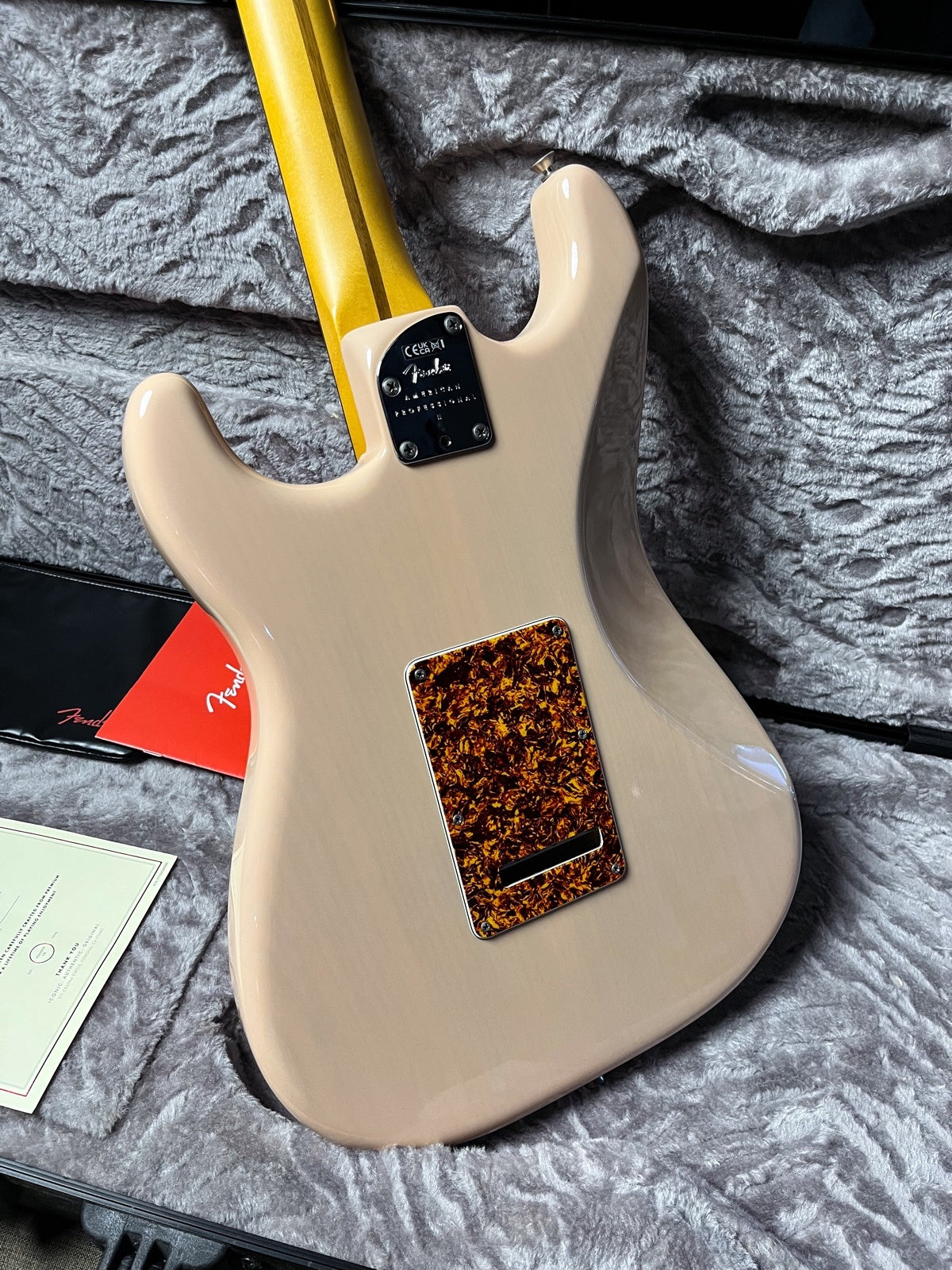 Fender stratocaster american professional II thinline limited edition transparent shell pink
