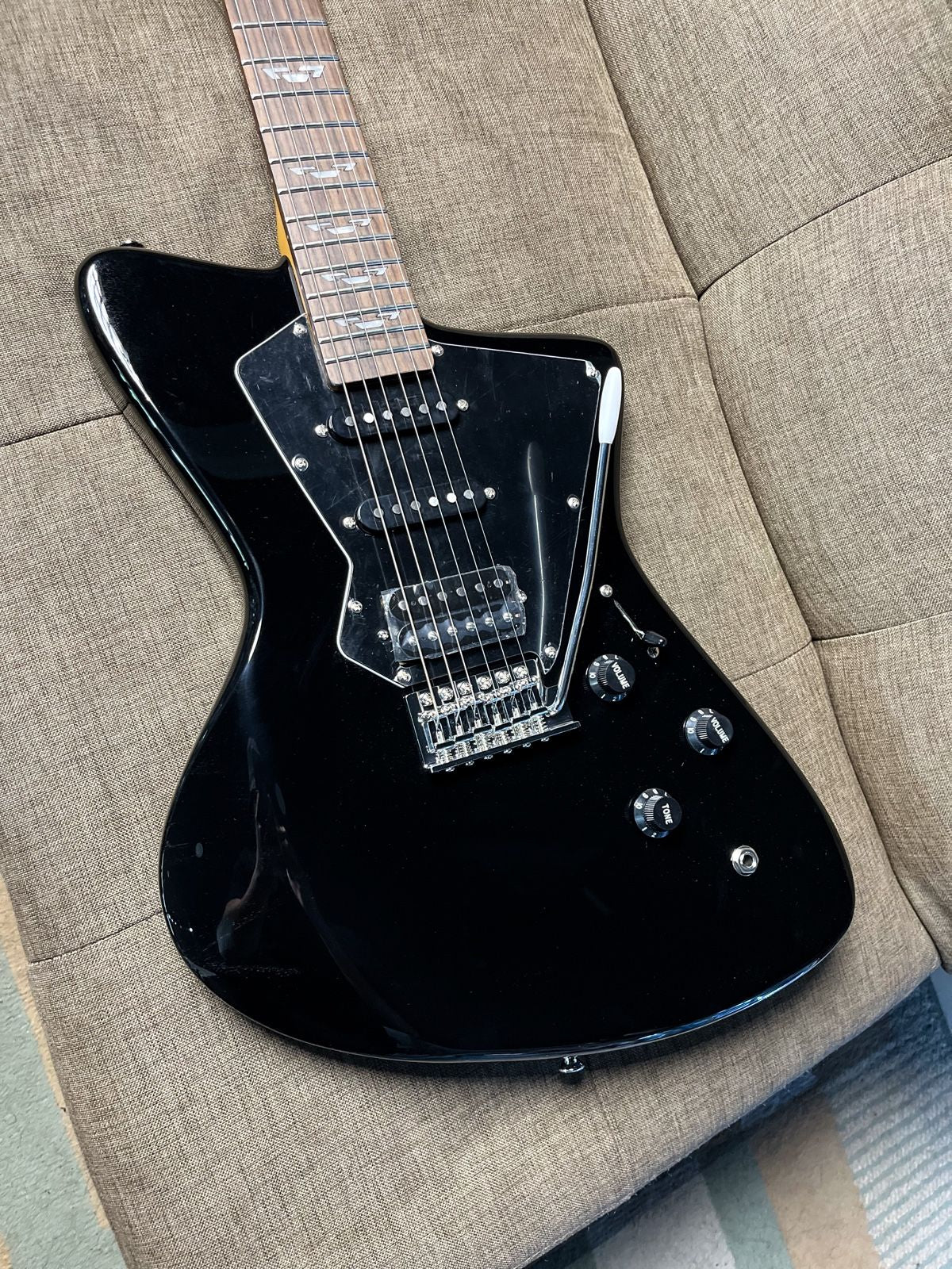 GITAR ELEKTIK CETTA TRUNYAN BOLT ON BLACK