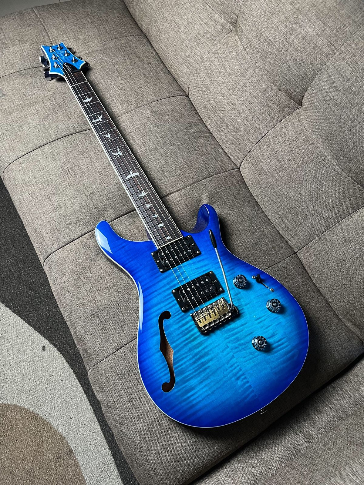 Prs se custom 24 piezo lake blue