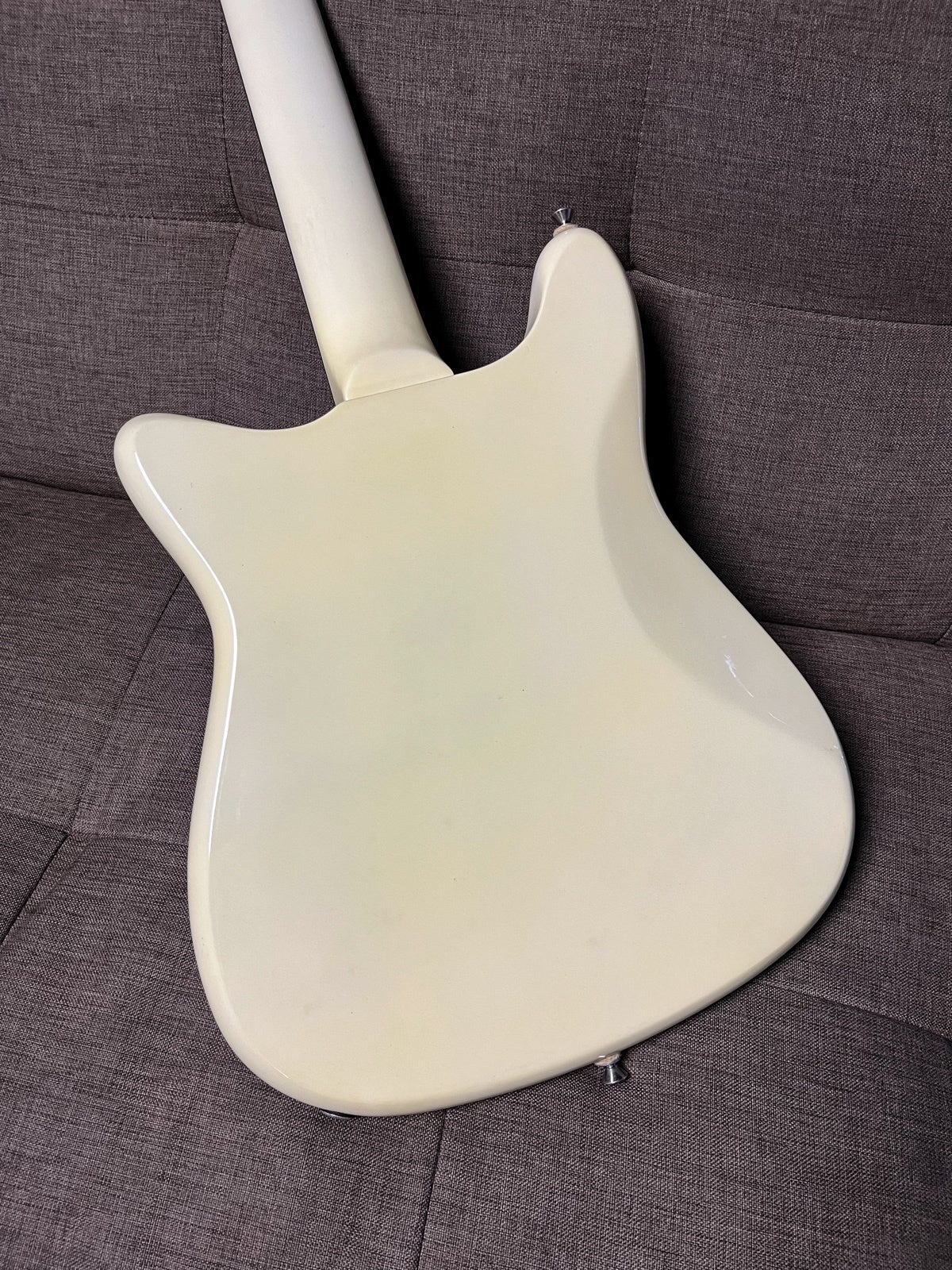 Epiphone Wilshire Phant-O-Matic in Antique Ivory