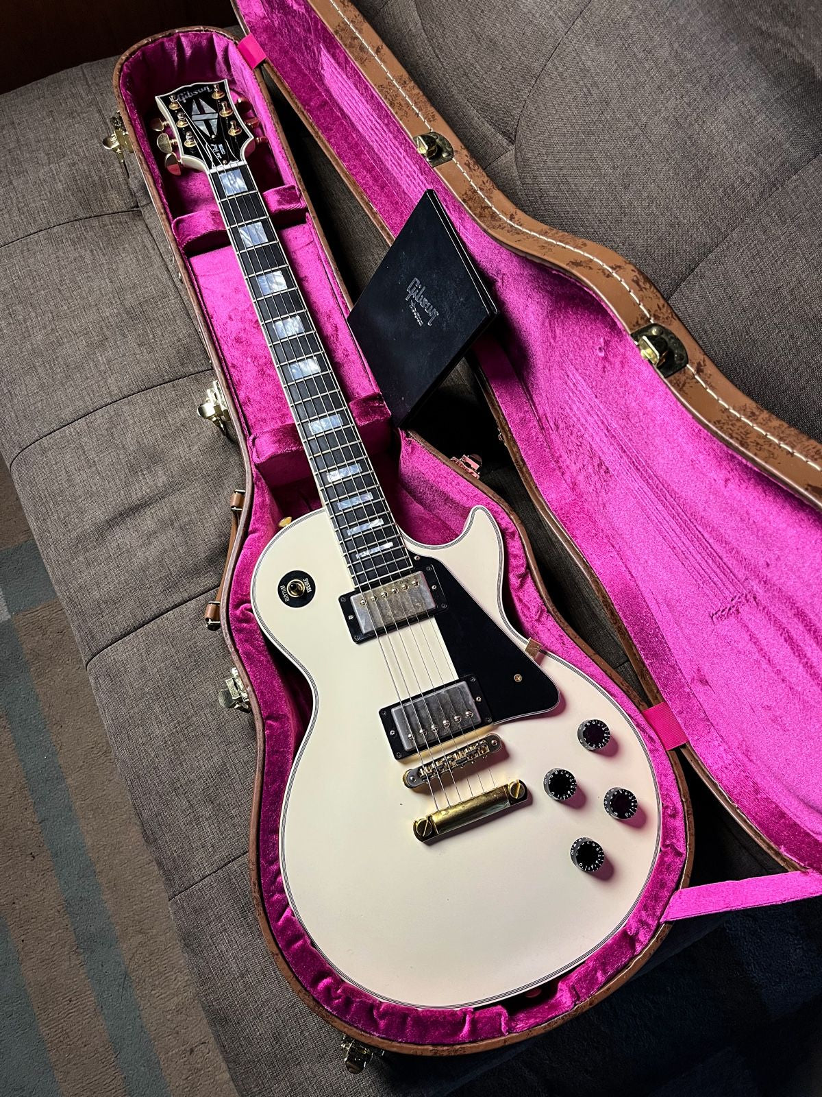 Gibson customshop lespaul custom alpine white