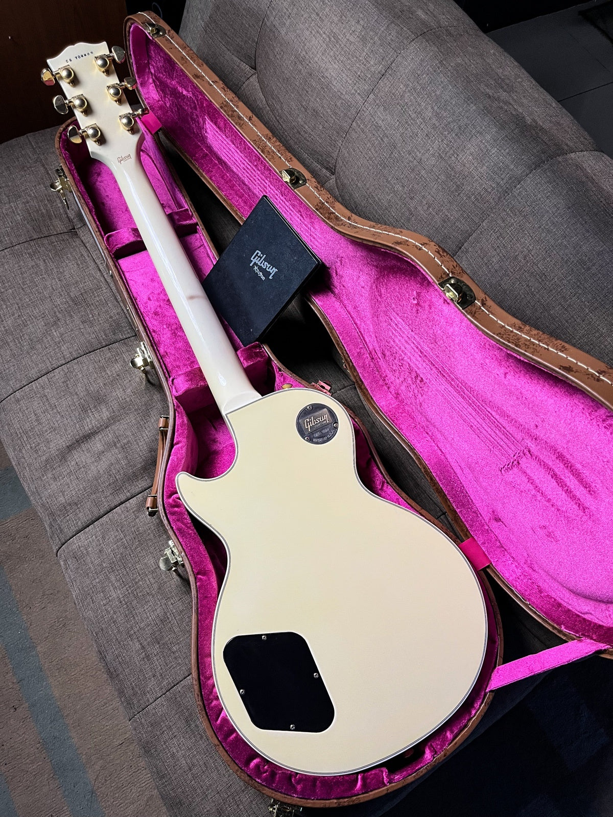 Gibson customshop lespaul custom alpine white