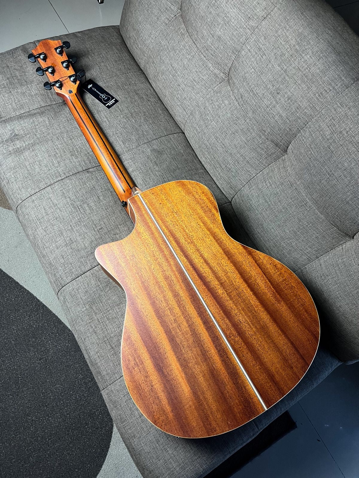 Bromo Auditorium Guitar BAT2CE
