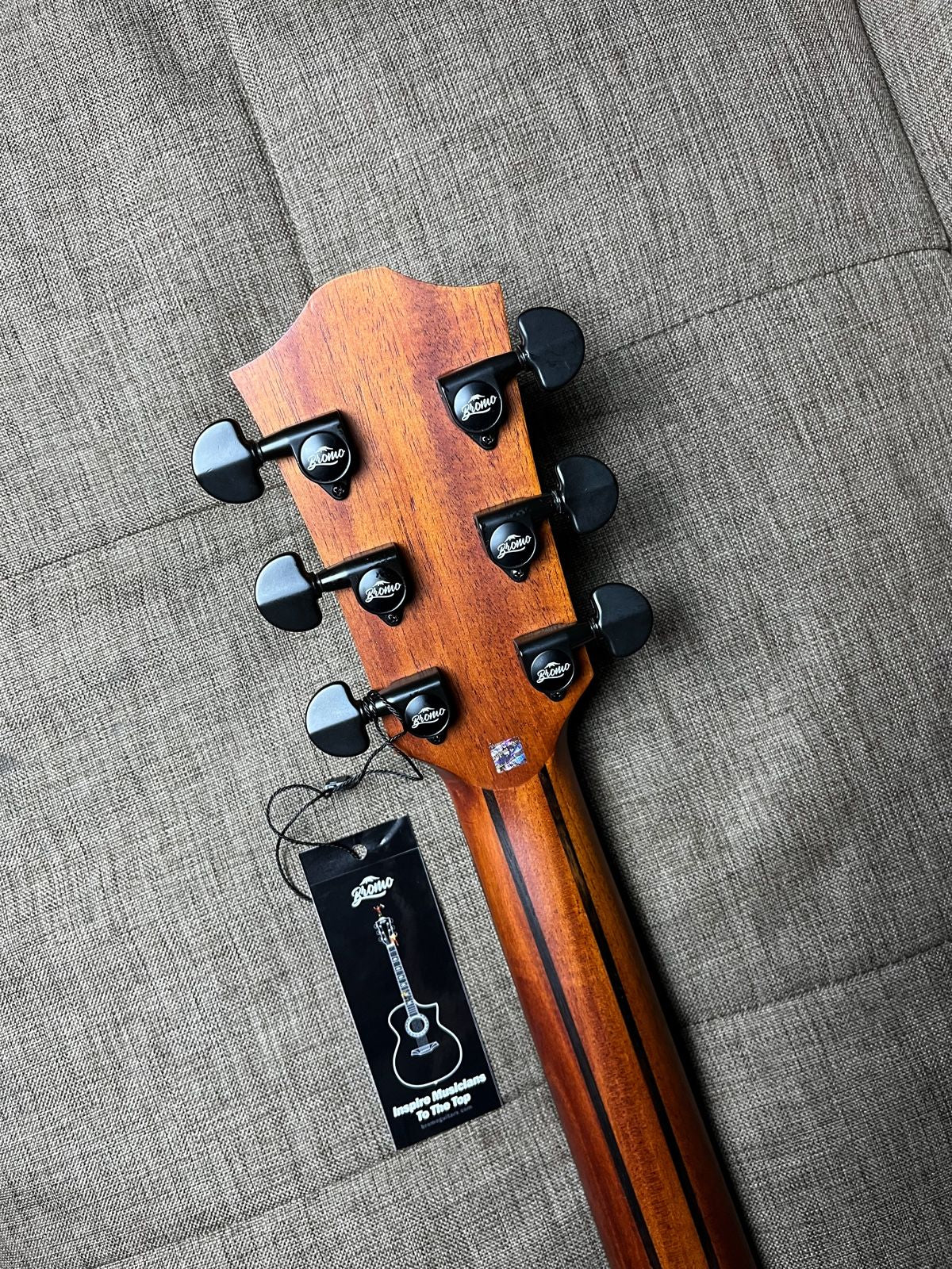 Bromo Auditorium Guitar BAT2CE