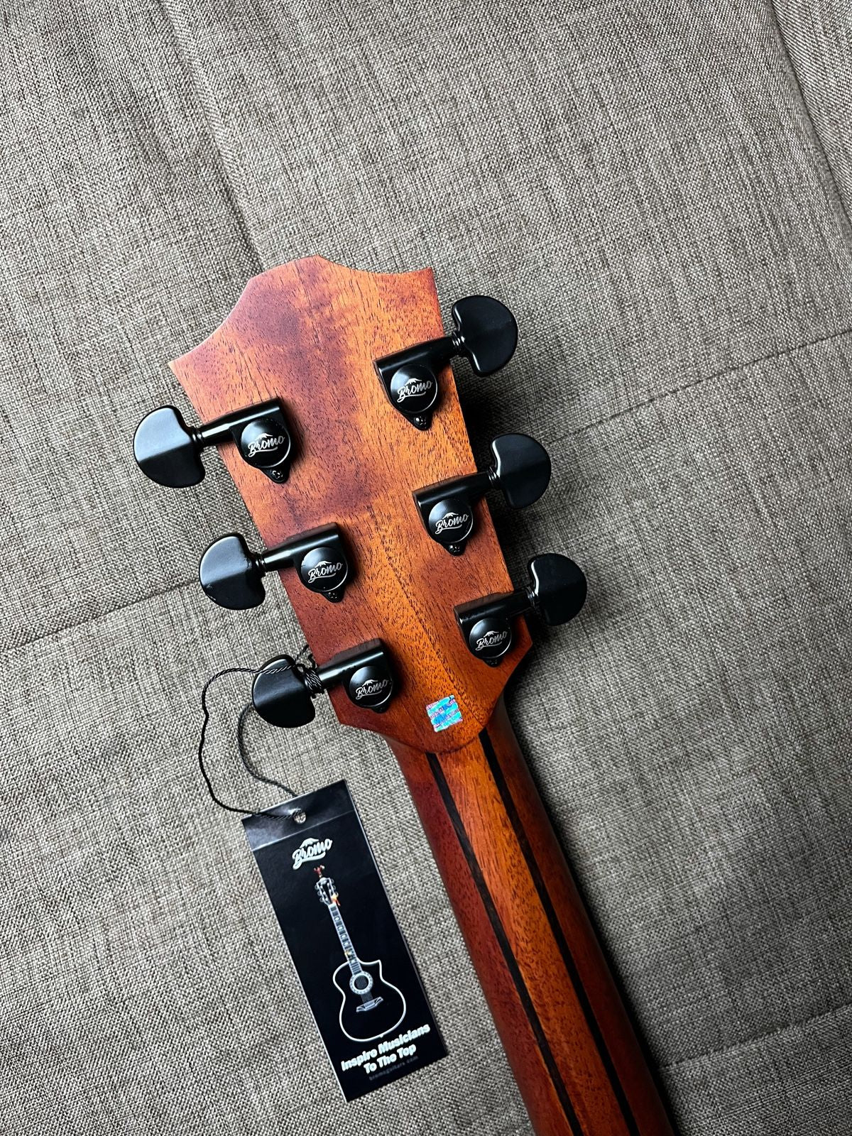 Bromo Auditorium Guitar BAT4CE