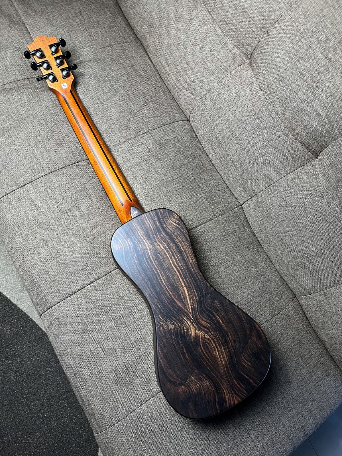 Bromo Travel Guitar BAT3E