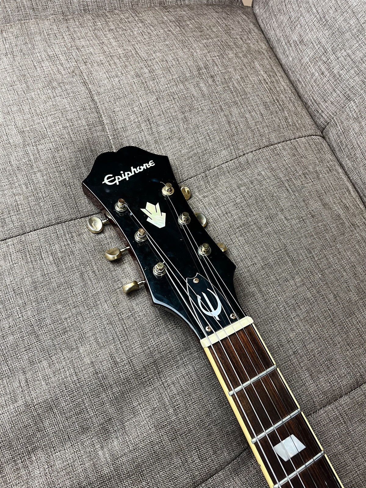 Epiphone Riviera P93