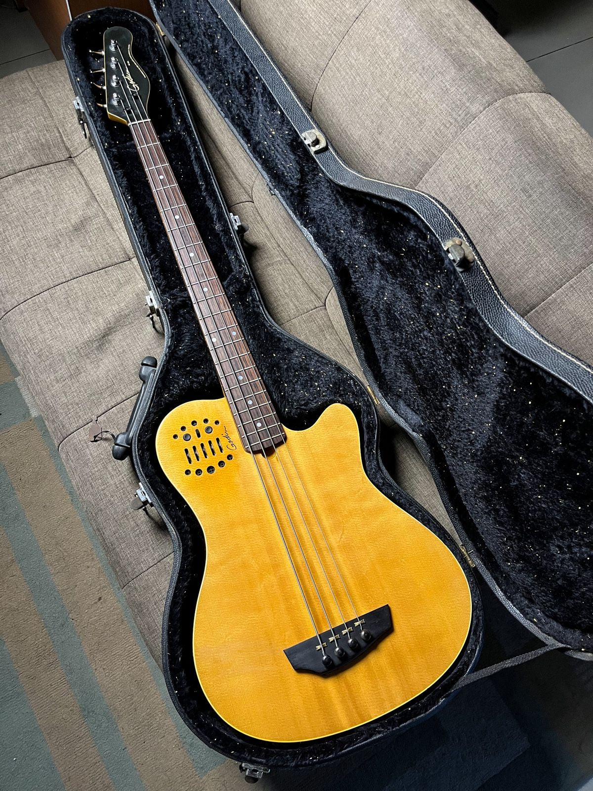 Godin Bass A4 SA Natural