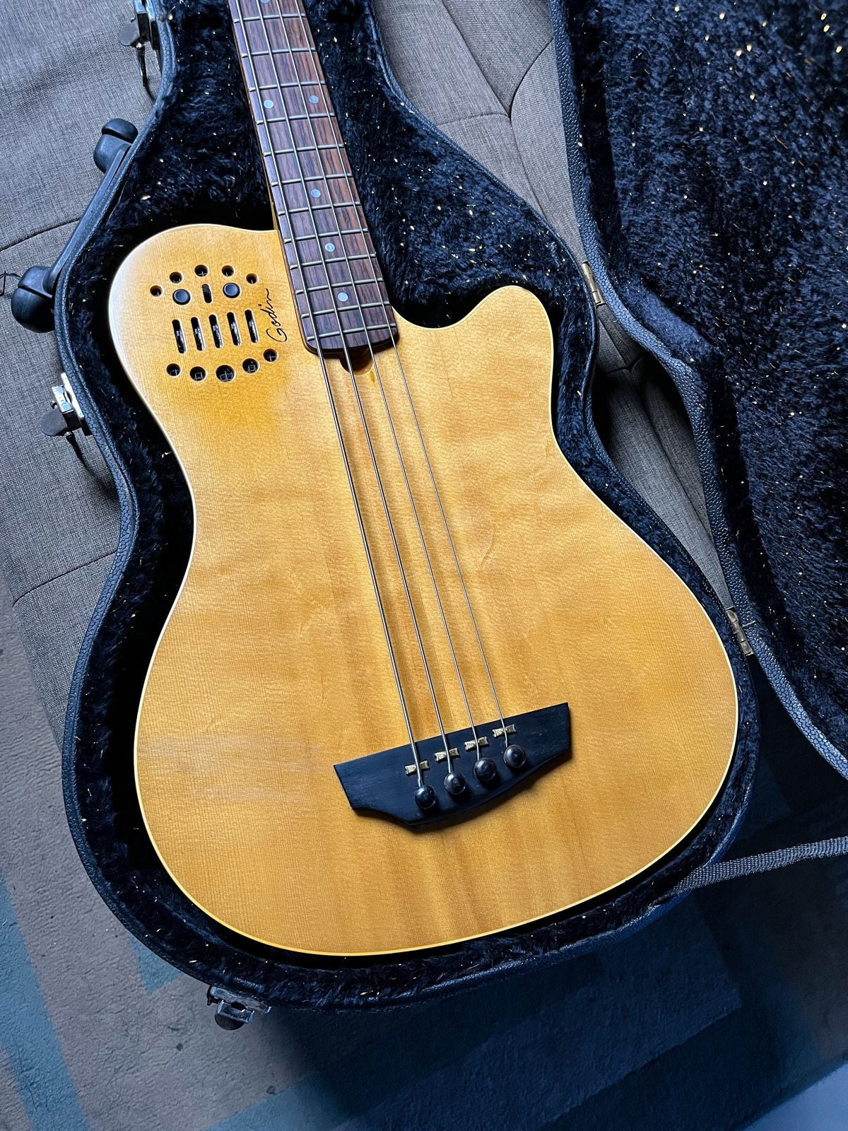 Godin Bass A4 SA Natural