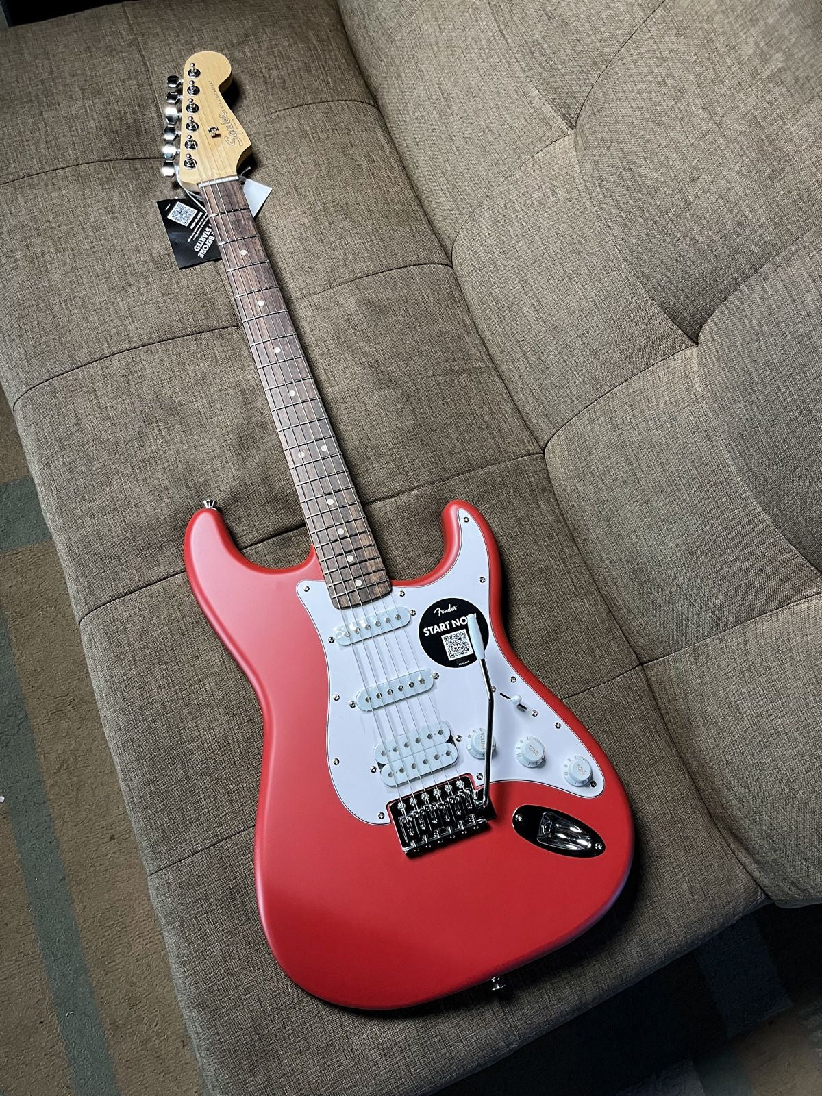 SQUIER DEBUT SERIES STRATOCASTER HSS ELECTRIC GUITAR, LAUREL FB, DAKOTA RE