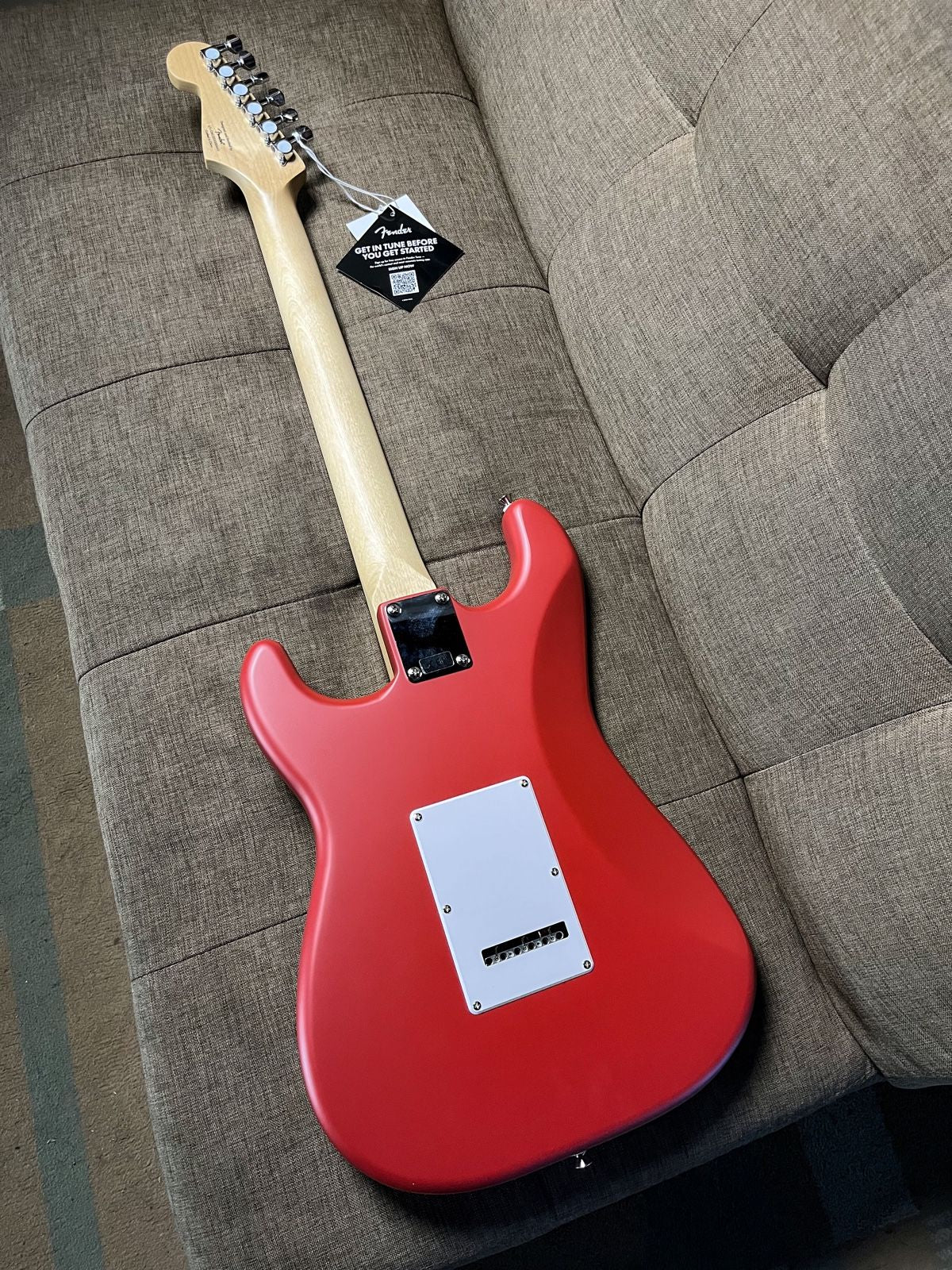 SQUIER DEBUT SERIES STRATOCASTER HSS ELECTRIC GUITAR, LAUREL FB, DAKOTA RE