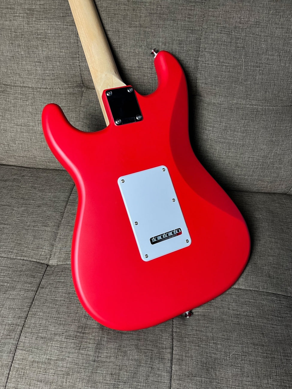 SQUIER DEBUT SERIES STRATOCASTER LAUREL FB TORINO RED