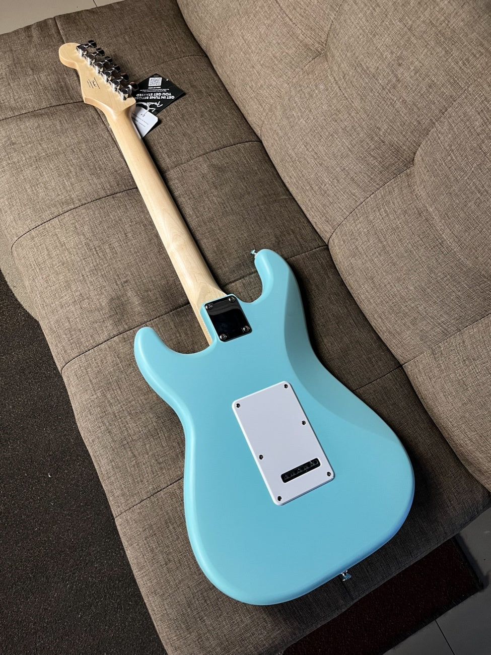 SQUIER DEBUT SERIES STRATOCASTER LAUREL FB DAPHNE BLUE
