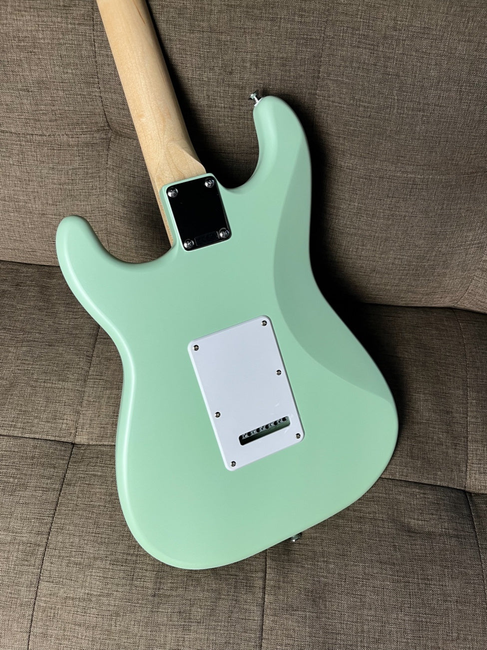 SQUIER DEBUT SERIES STRATOCASTER LAUREL FB SURF GREEN