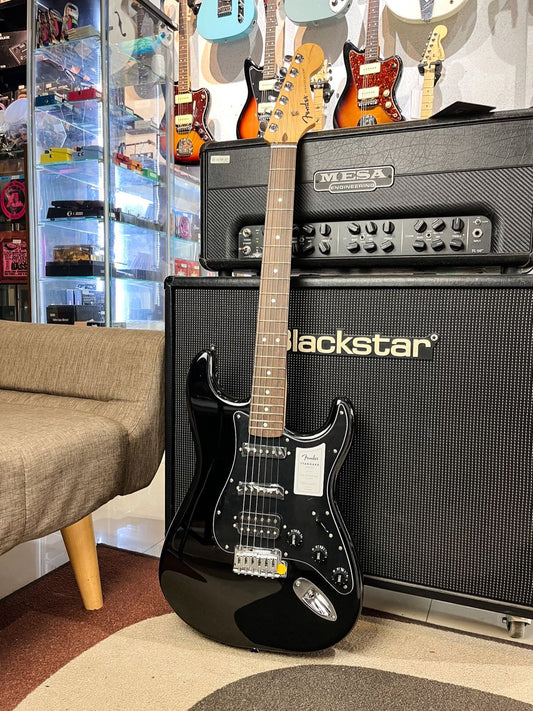 FENDER STANDARD SERIES STRATOCASTER HSS BLACK