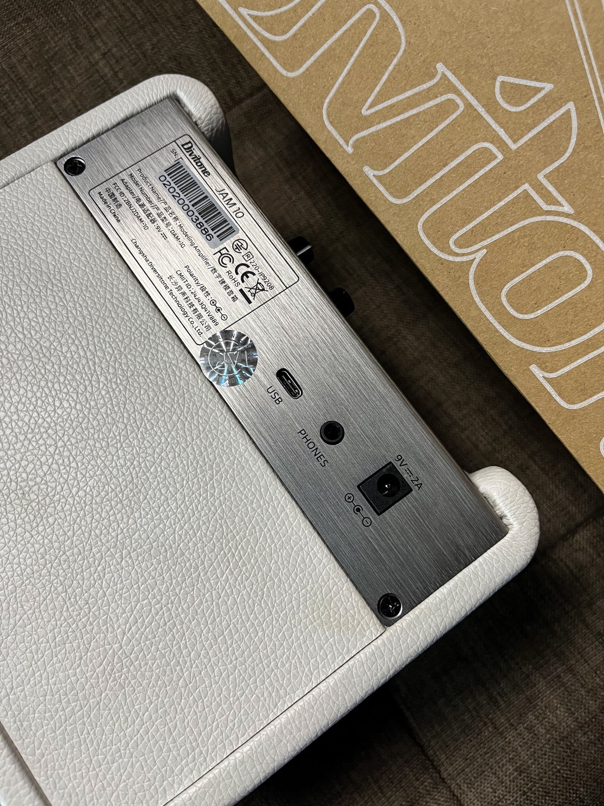 DIVITONE JAM-10WH MODELING AMPLIFIER