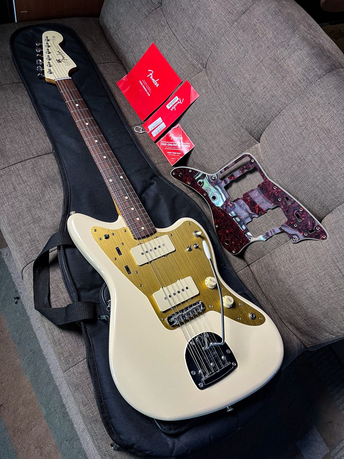 Fender jazzmaster 60s vintera upgrade pickguard & wiring