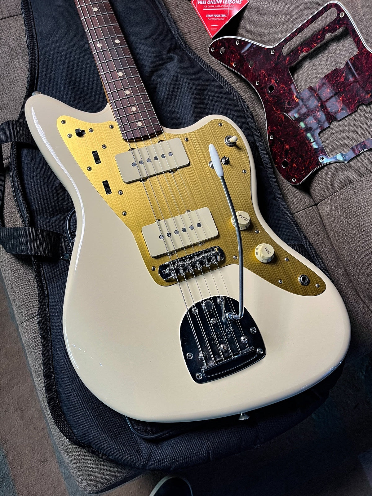 Fender jazzmaster 60s vintera upgrade pickguard & wiring