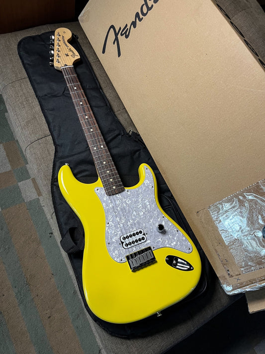 Fender stratocaster signature tom delonge
