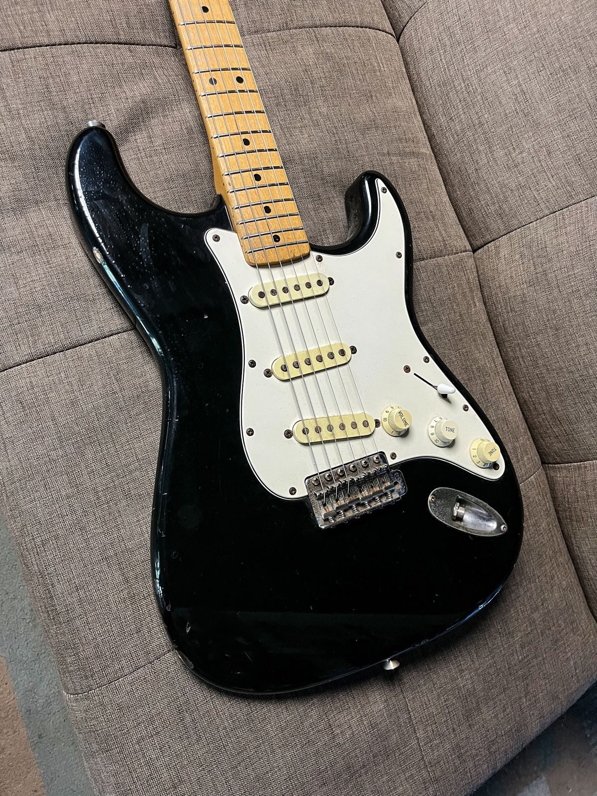 Fender stratocaster st72 japan relic