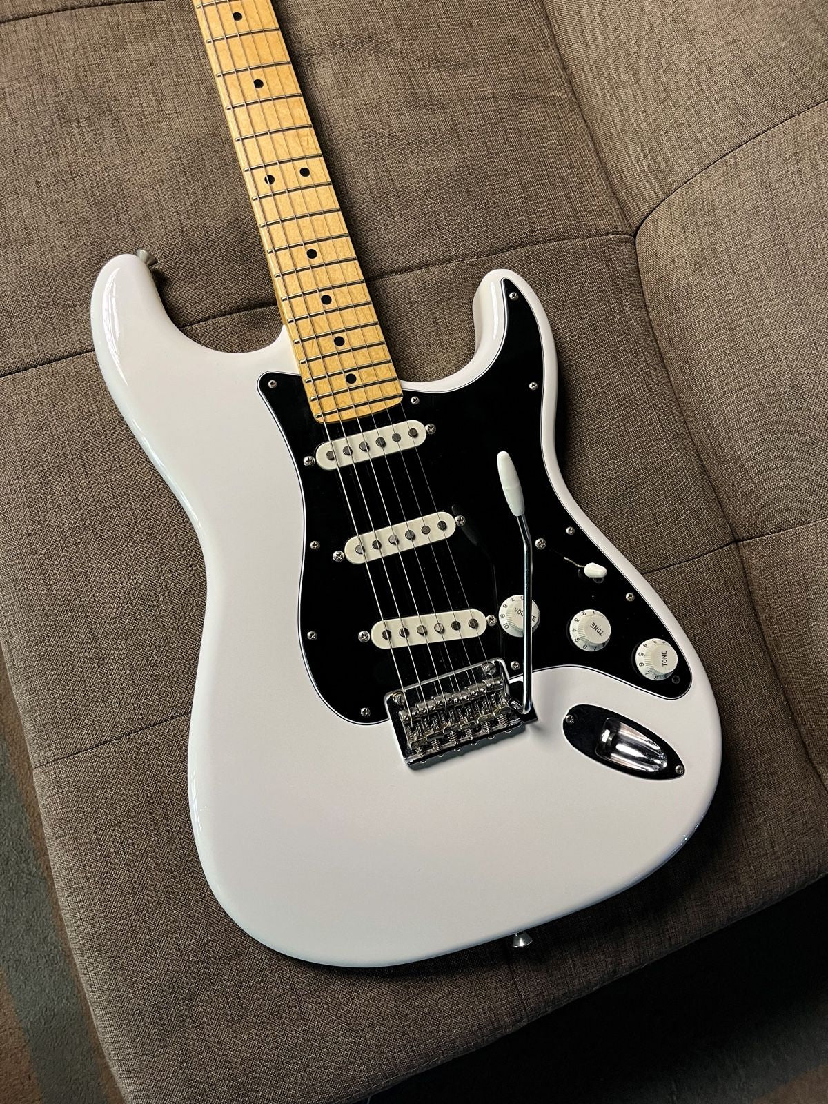 Fender stratocaster hybrid II artic white