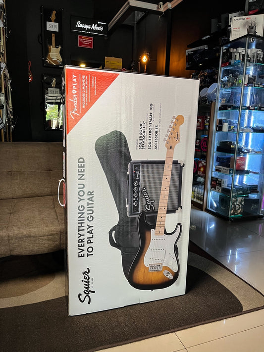 SQUIER SONIC STRATOCASTER PACK W/GIG BAG