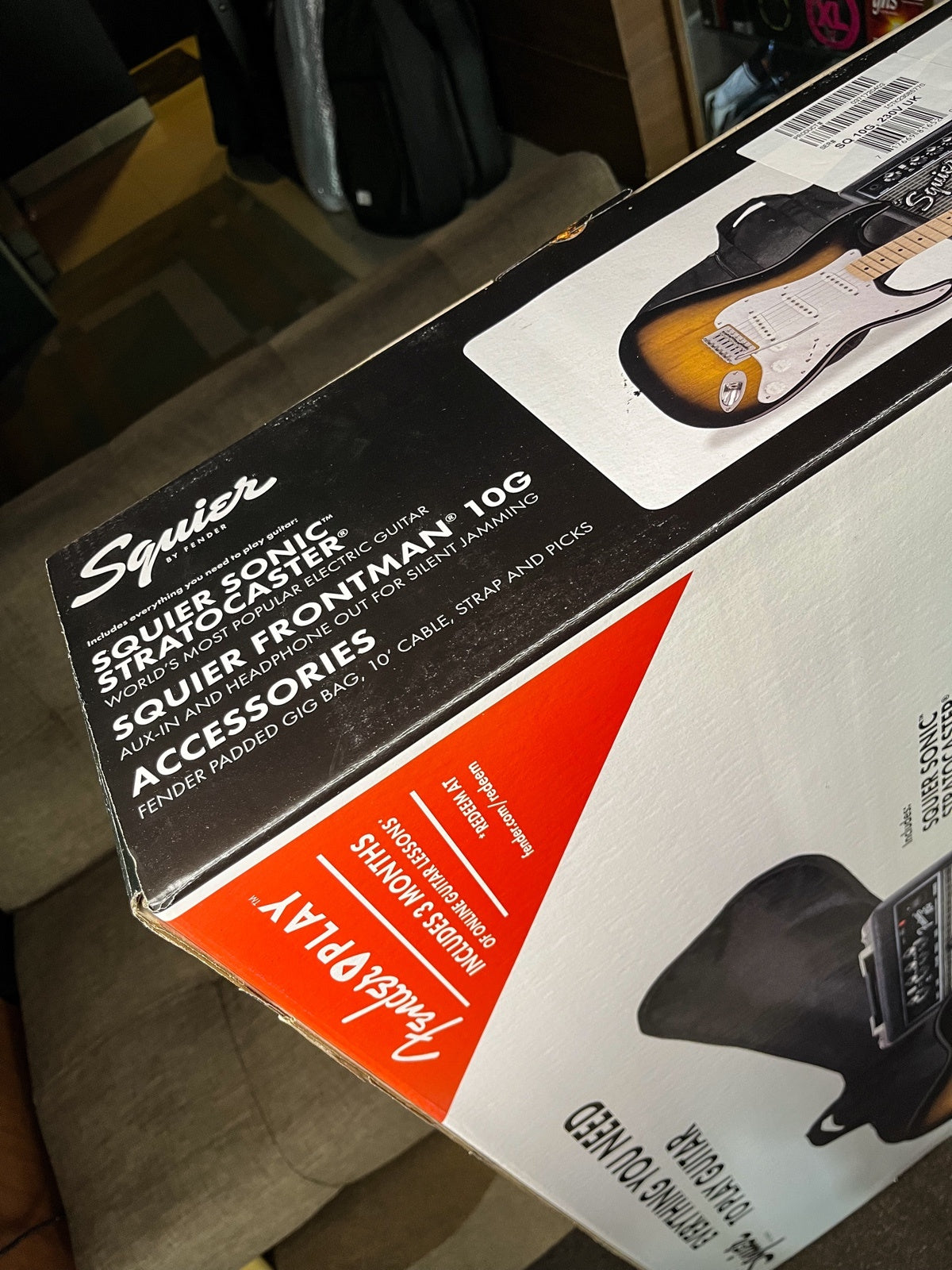 SQUIER SONIC STRATOCASTER PACK W/GIG BAG