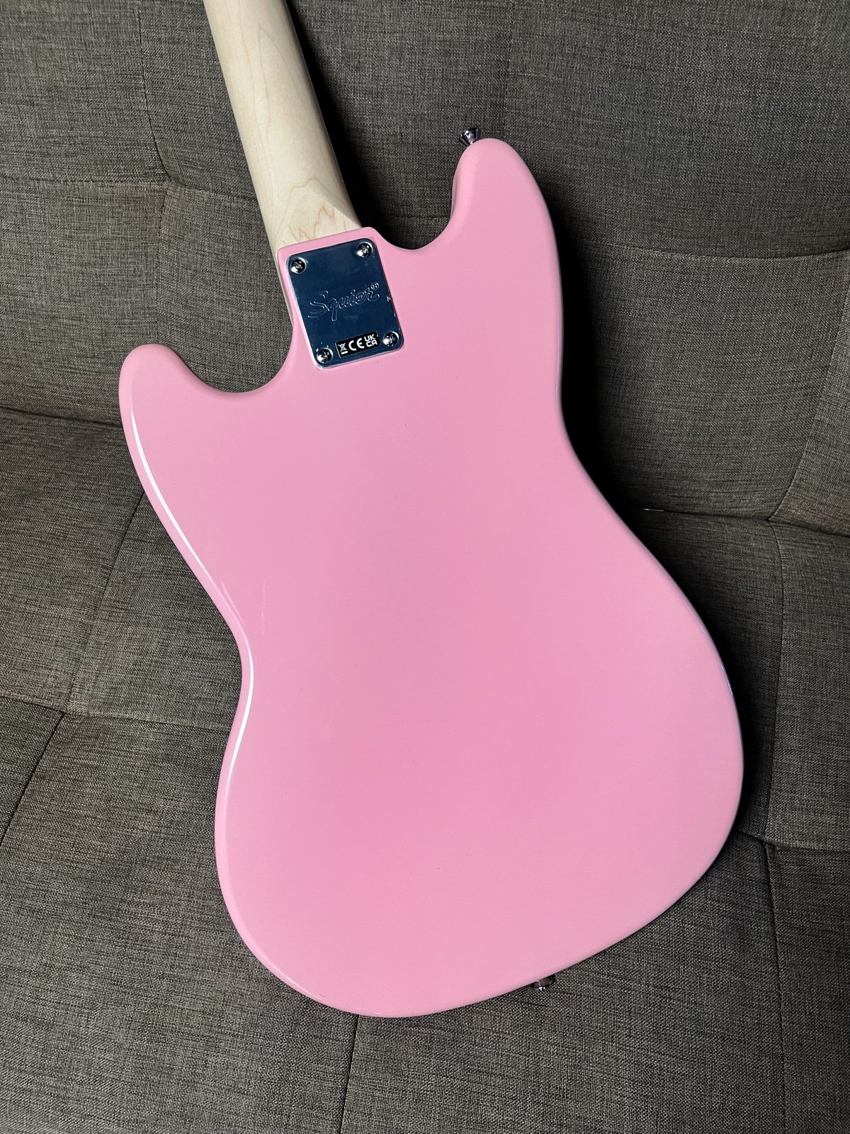 Squier FSR Sonic Bronco Bass Guitar, Maple FB, Shell Pink