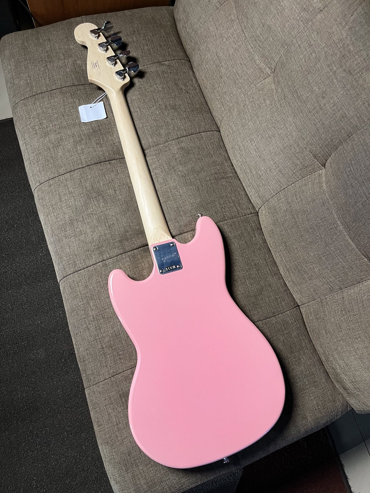 Squier FSR Sonic Bronco Bass Guitar, Maple FB, Shell Pink