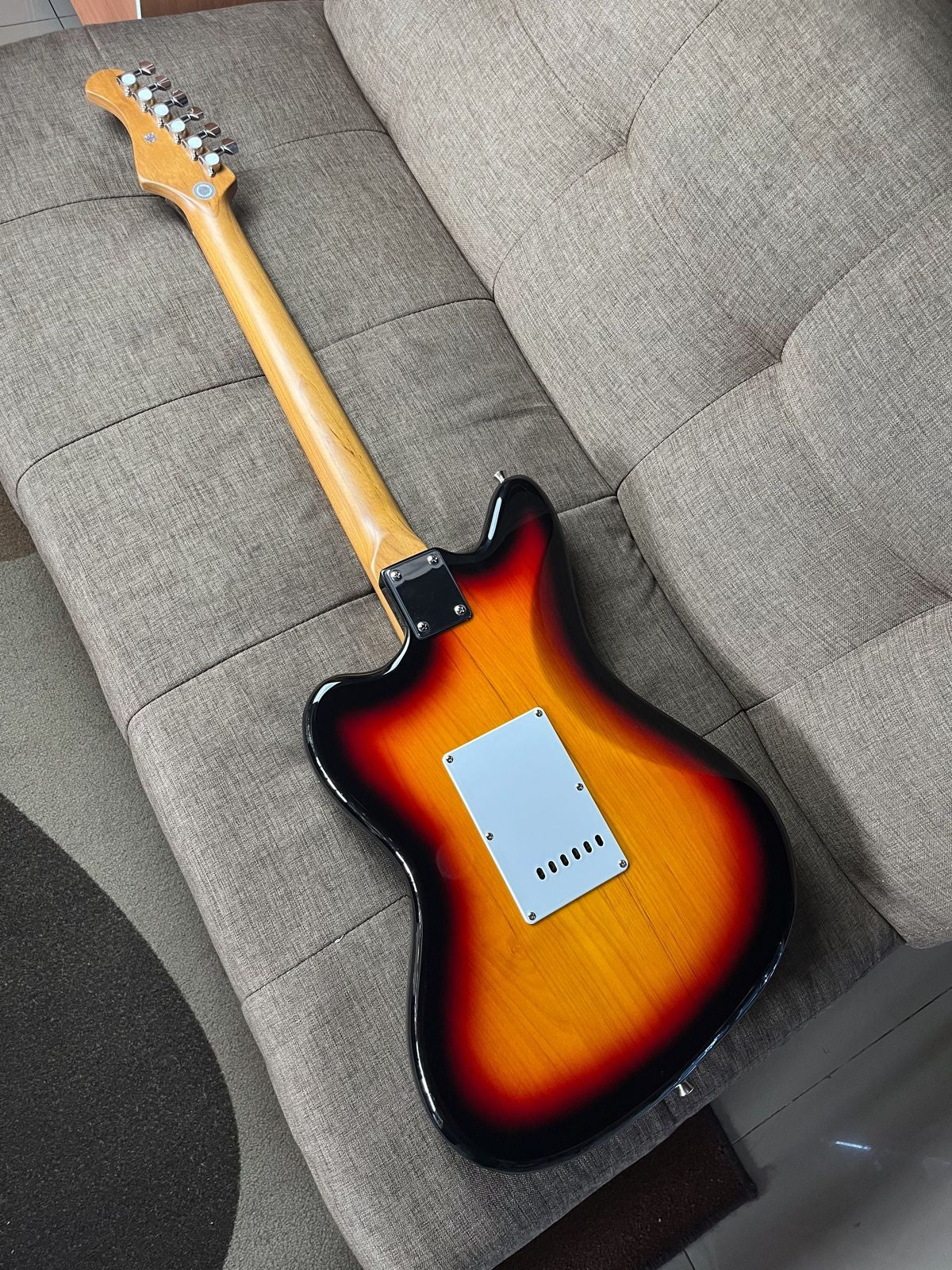 BACCHUS UNIVERSE BJM 1RSM/M TRITONE SUNBURST