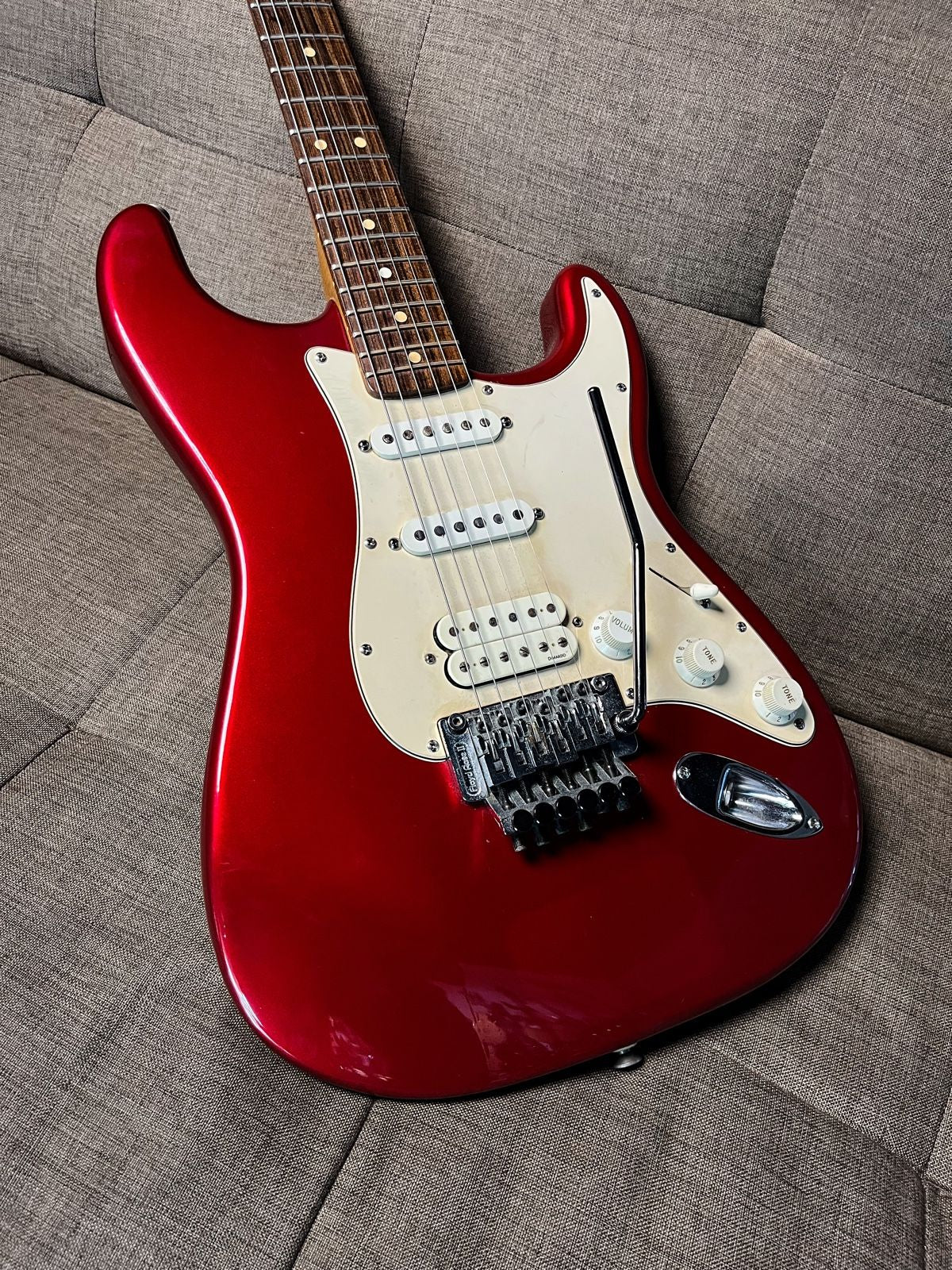 Fender stratocaster richie sambora crimson red metallic