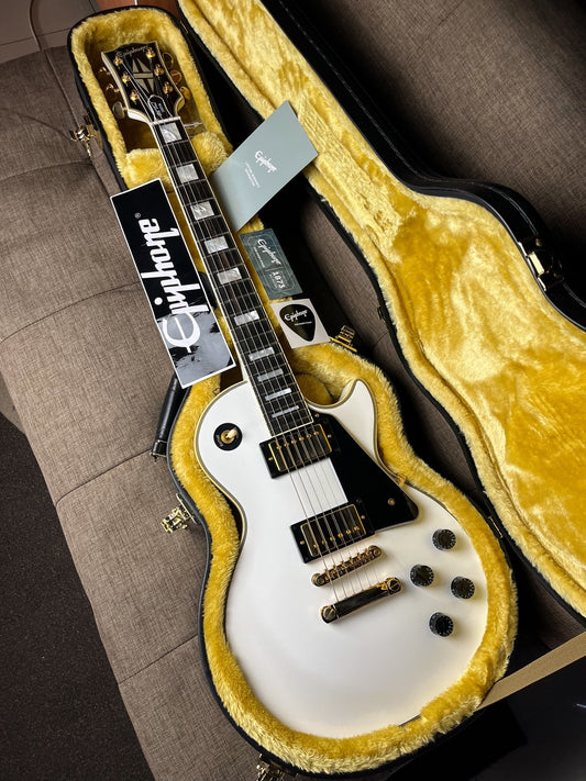 Epiphone lespaul custom alphine white inspired by Gibson
