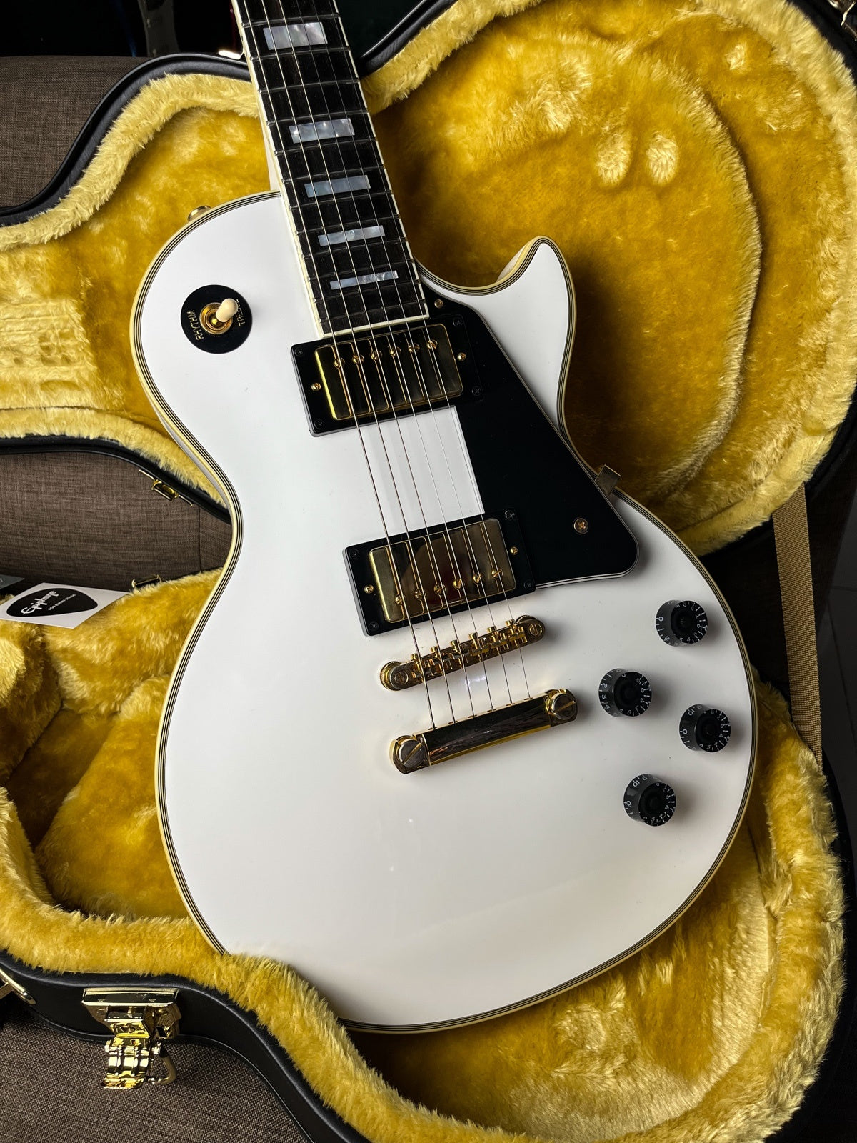 Epiphone lespaul custom alphine white inspired by Gibson