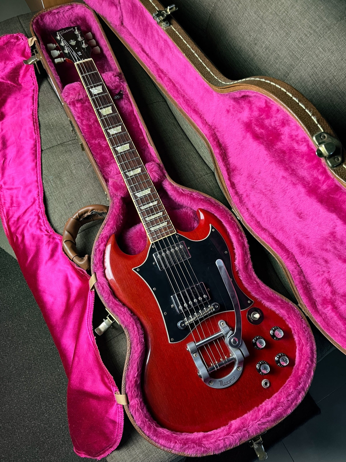 Gibson SG standard Limited Edition Maestro Bigsby 1999