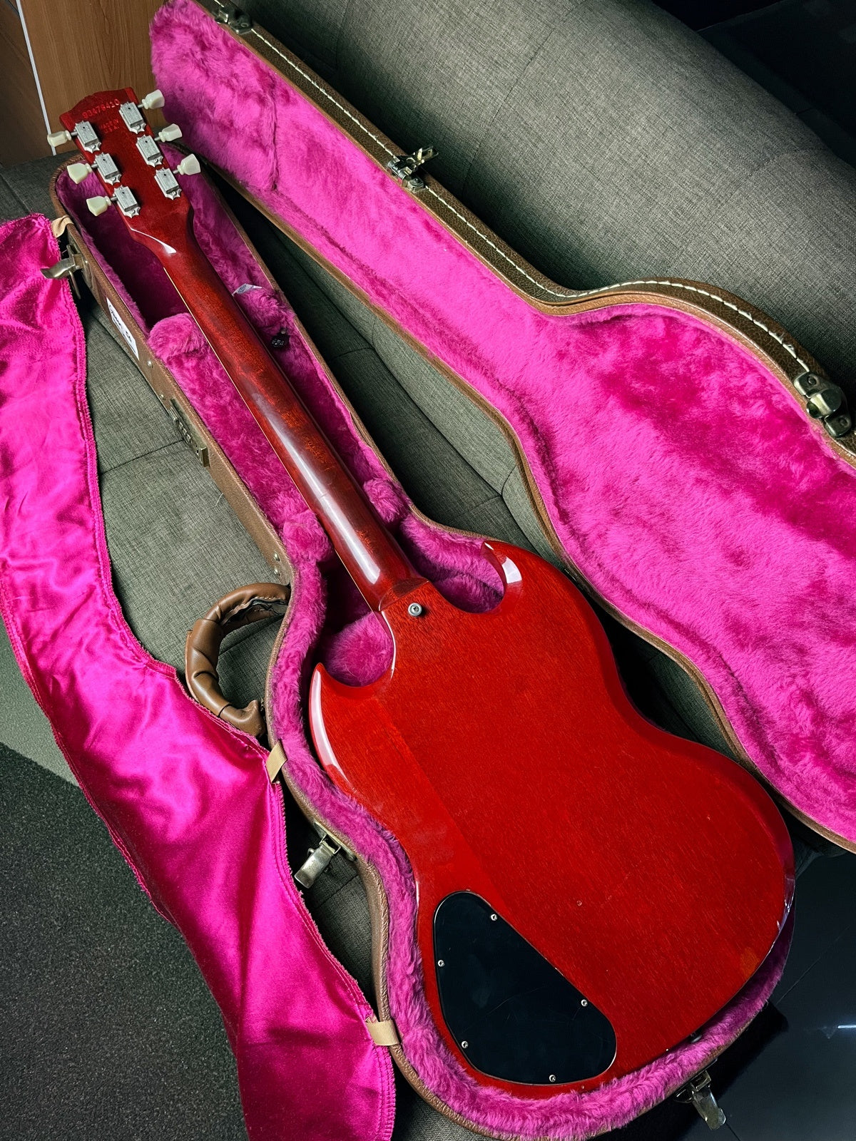 Gibson SG standard Limited Edition Maestro Bigsby 1999