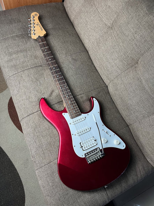 Yamaha Pasifica 112J