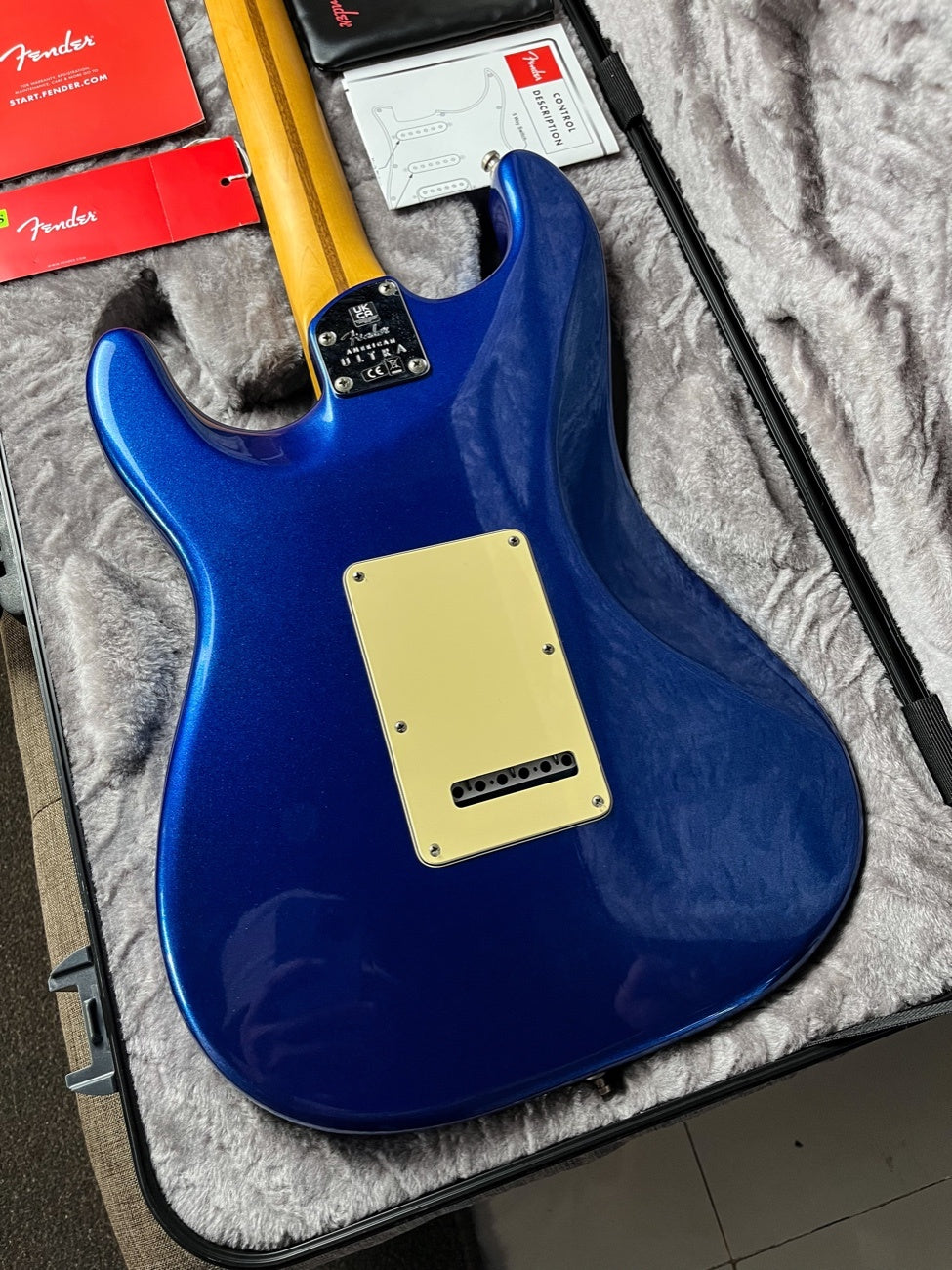 Fender Stratocaster American Ultra HSS Cobra Blue