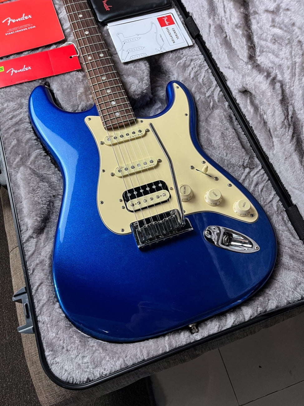 Fender Stratocaster American Ultra HSS Cobra Blue