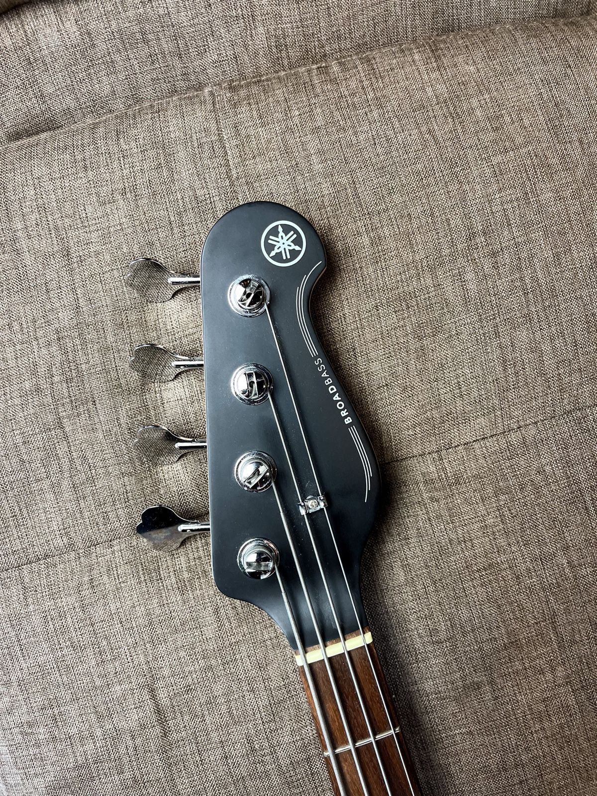 Yamaha boardbass bb234
