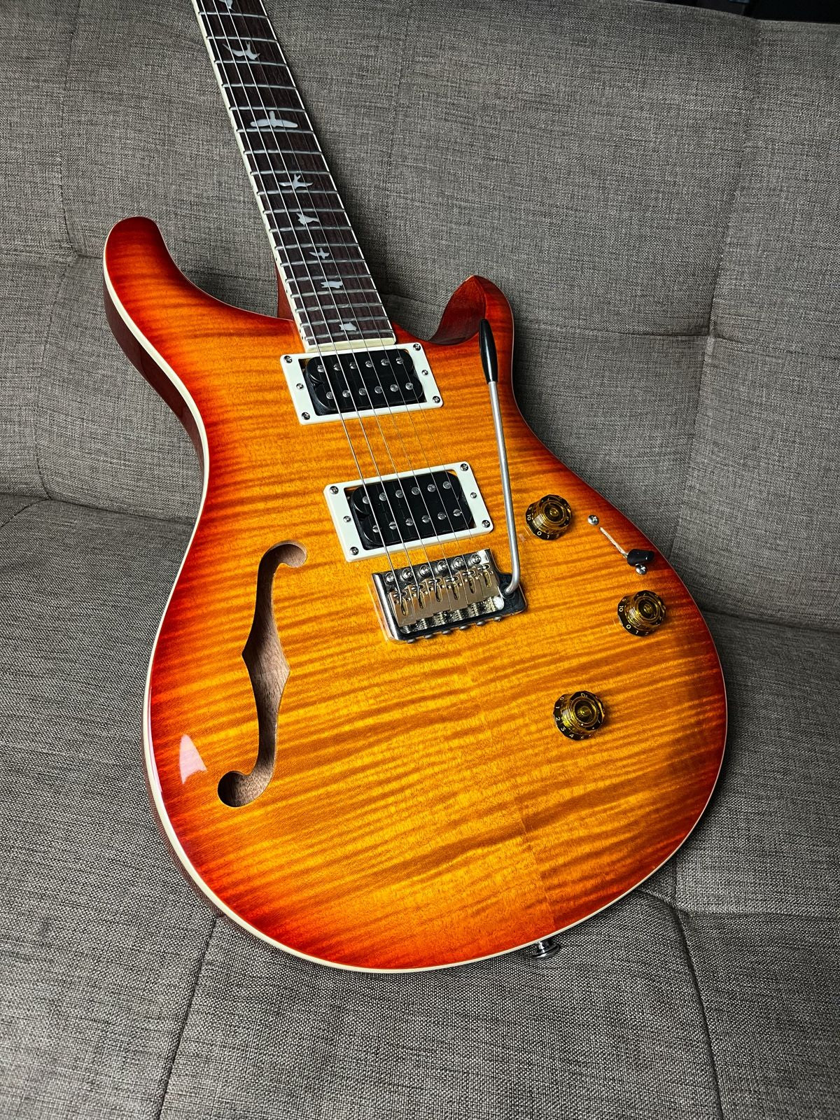 Prs se custom 24 semi hollow piezo in vintage sunburst